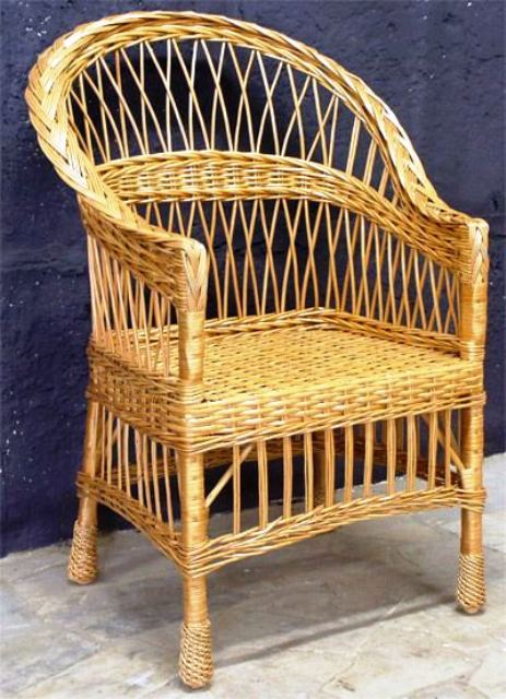 плетенное кресло